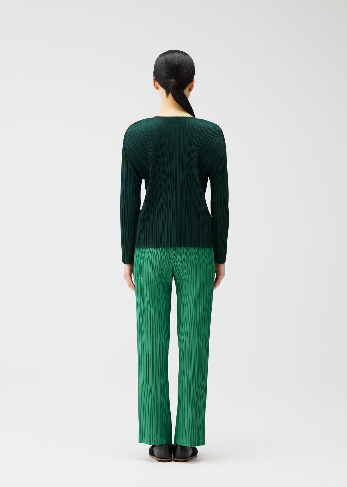 RAMIE PLEATS、ウィメンズ_トップス_トップ、着用画像3