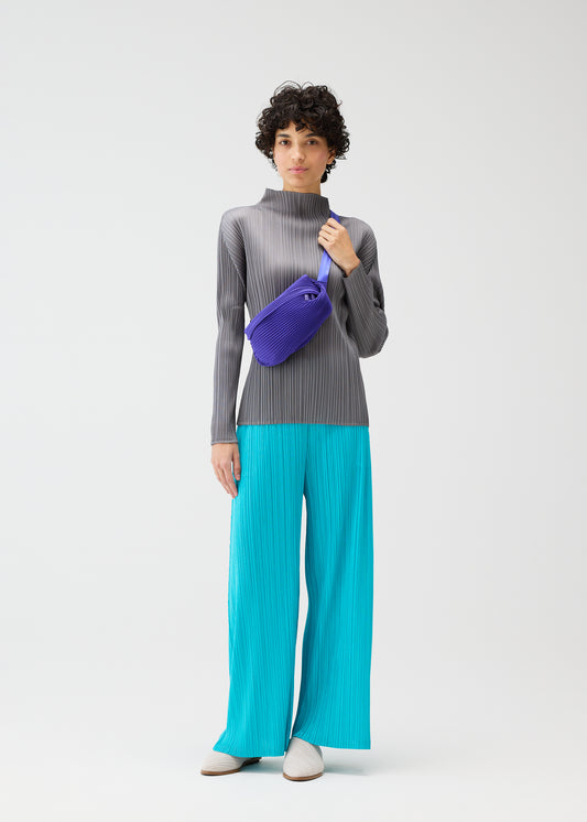 BIAS PLEATS WAIST BAG、バッグ&財布_ショルダーバッグ、着用画像1