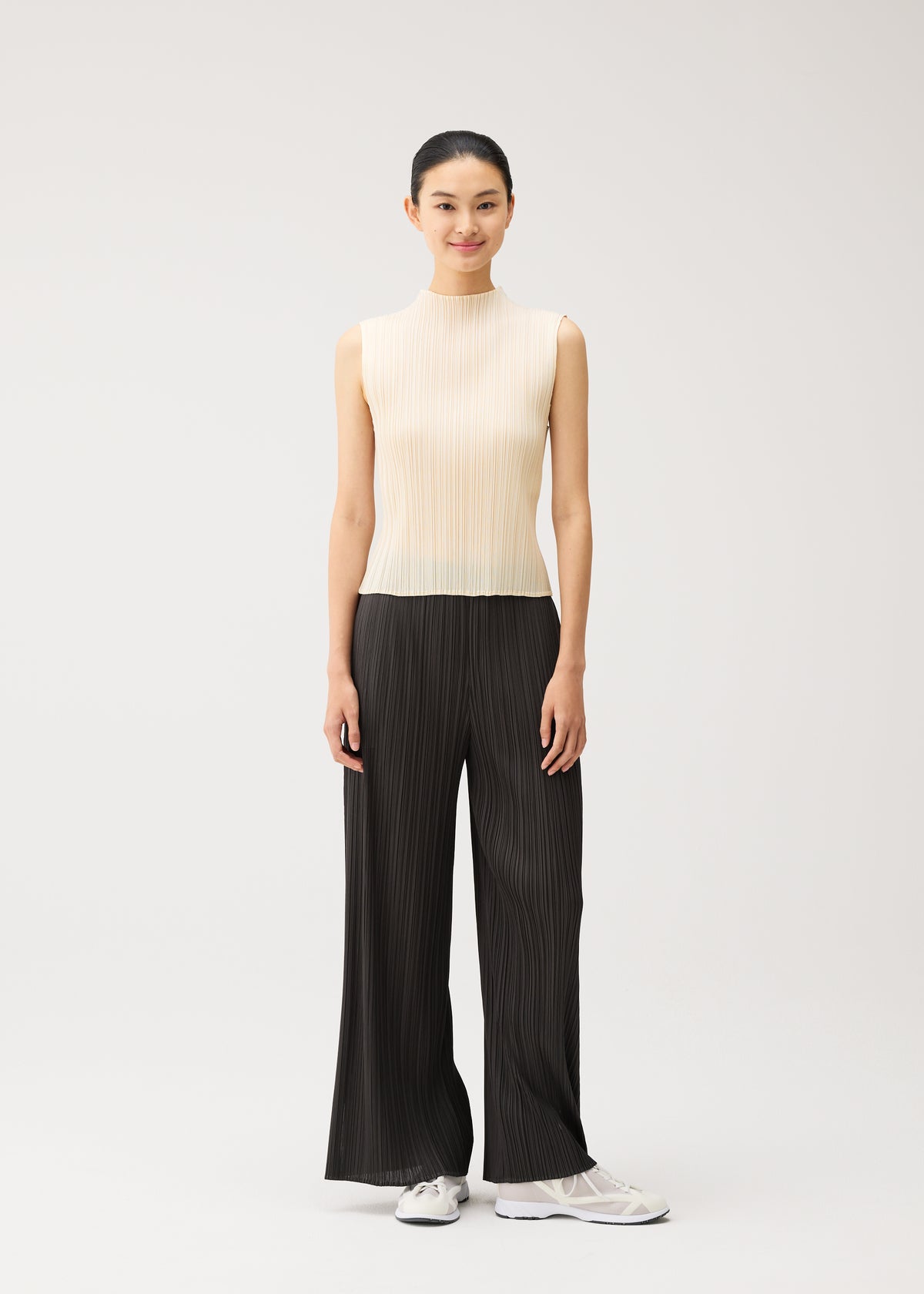 MONTHLY COLORS : AUGUST、ウィメンズ_パンツ、着用画像4